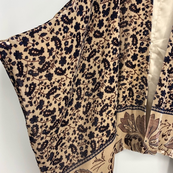 Chaser Velvet & Silk Purple Floral Kimono Size Small - Picture 4 of 8